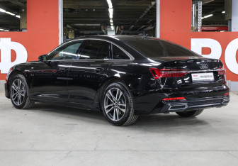 Подержанный автомобиль Audi A6 Sedan 2021 года (7 фото)