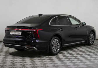 Подержанный автомобиль Hongqi H5 2024 года (5 фото)