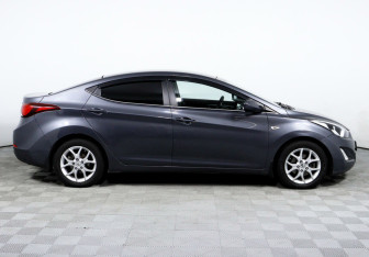 Подержанный автомобиль Hyundai Elantra Sedan 2015 года (4 фото)