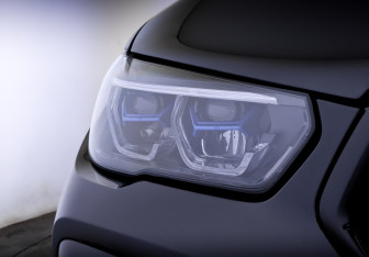 Подержанный автомобиль BMW X6 2021 года (17 фото)