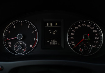 Подержанный автомобиль Volkswagen Golf Plus 2010 года (16 фото)