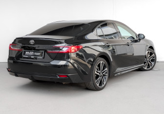 Подержанный автомобиль Toyota Camry Sedan 2024 года (5 фото)