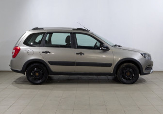 Подержанный автомобиль LADA (ВАЗ) Granta Wagon 2021 года (9 фото)