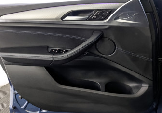 Подержанный автомобиль BMW X3 2021 года (19 фото)