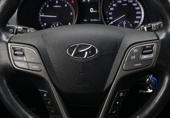 Подержанный автомобиль Hyundai Santa Fe 2017 года (15 фото)