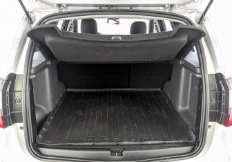 Подержанный автомобиль Nissan Terrano 2021 года (10 фото)