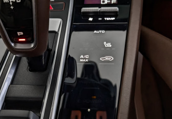 Подержанный автомобиль Porsche Cayenne 2018 года (27 фото)