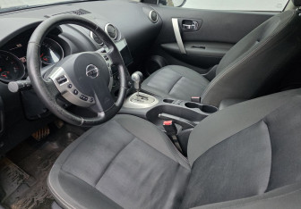 Подержанный автомобиль Nissan Qashqai 2012 года (9 фото)