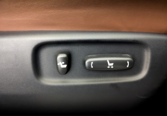 Подержанный автомобиль Toyota Land Cruiser Suv 2016 года (24 фото)