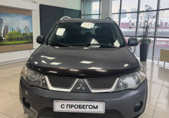 Подержанный автомобиль Mitsubishi Outlander 2007 года (2 фото)
