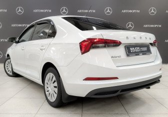 Подержанный автомобиль Skoda Rapid Liftback 2021 года (7 фото)