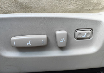 Подержанный автомобиль Toyota Highlander 2002 года (12 фото)