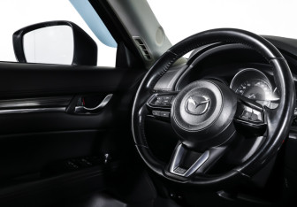 Подержанный автомобиль Mazda CX-5 2017 года (13 фото)