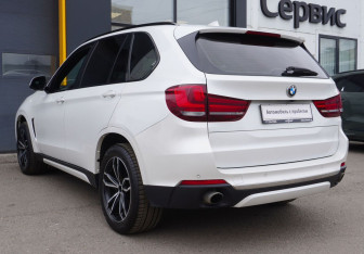 Подержанный автомобиль BMW X5 2016 года (7 фото)