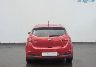 Подержанный автомобиль Kia Ceed Hatchback 2013 года (6 фото)