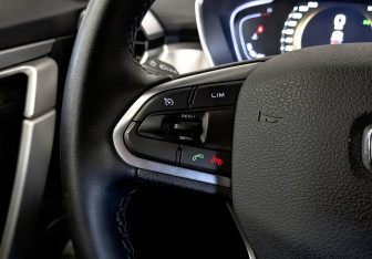 Подержанный автомобиль Geely Coolray 2023 года (25 фото)