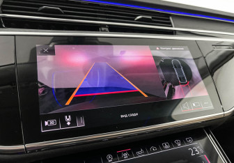 Подержанный автомобиль Audi A8 2018 года (23 фото)