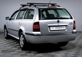 Подержанный автомобиль Skoda Octavia Wagon 2002 года (7 фото)