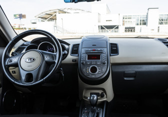 Подержанный автомобиль Kia Soul 2011 года (11 фото)