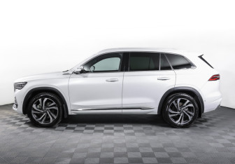 Подержанный автомобиль Geely Monjaro 2024 года (8 фото)