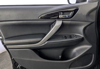 Подержанный автомобиль Mitsubishi Eclipse Cross 2019 года (19 фото)