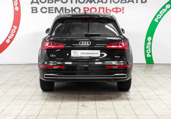 Подержанный автомобиль Audi Q5 2020 года (5 фото)