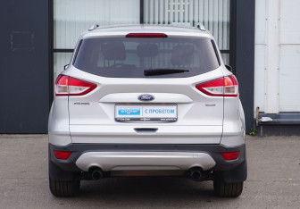 Подержанный автомобиль Ford Kuga 2013 года (6 фото)