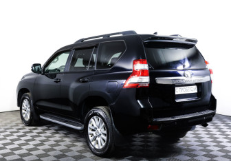 Подержанный автомобиль Toyota Land Cruiser Prado 2016 года (7 фото)