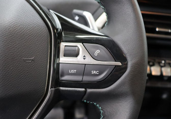 Подержанный автомобиль Peugeot 5008 Suv 2022 года (17 фото)