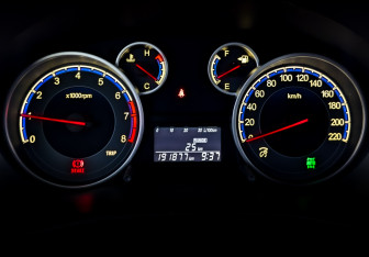 Подержанный автомобиль Suzuki SX4 Hatchback 2011 года (13 фото)