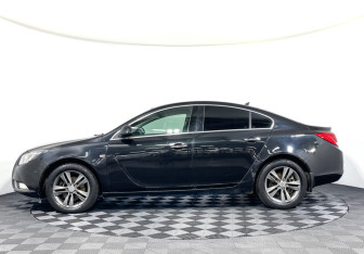 Подержанный автомобиль Opel Insignia Sedan 2011 года (8 фото)
