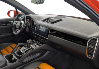 Подержанный автомобиль Porsche Cayenne 2020 года (13 фото)