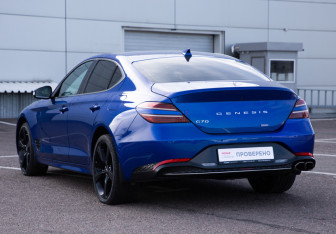 Подержанный автомобиль Genesis G70 2021 года (7 фото)