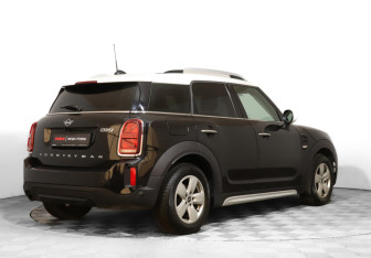 Подержанный автомобиль MINI Countryman 2020 года (5 фото)