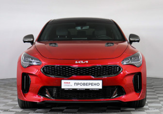Подержанный автомобиль Kia Stinger 2023 года (2 фото)