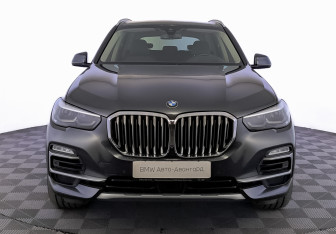 Подержанный автомобиль BMW X5 2020 года (2 фото)
