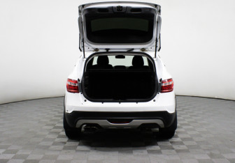 Подержанный автомобиль LADA (ВАЗ) Vesta Wagon 2022 года (14 фото)