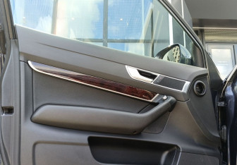 Подержанный автомобиль Audi A6 Sedan 2010 года (17 фото)
