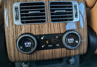 Подержанный автомобиль Land Rover Range Rover 2019 года (16 фото)