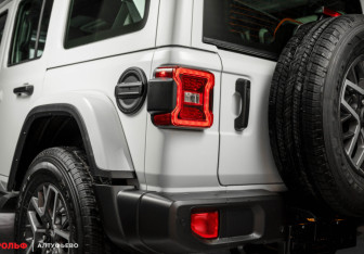 Новый Jeep Wrangler 2023 (5 фото)