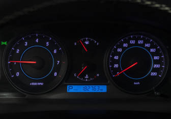 Подержанный автомобиль Chevrolet Captiva 2012 года (11 фото)