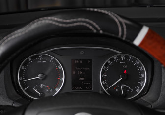 Подержанный автомобиль Skoda Octavia Liftback 2012 года (15 фото)