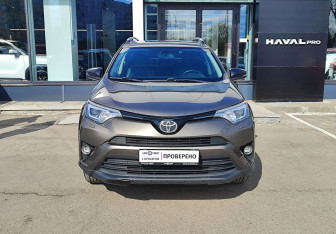 Подержанный автомобиль Toyota RAV4 2017 года (2 фото)