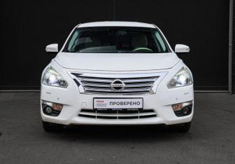 Подержанный автомобиль Nissan Teana 2014 года (2 фото)