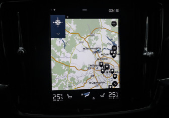 Подержанный автомобиль Volvo S90 2017 года (14 фото)