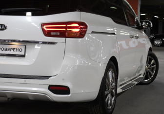Подержанный автомобиль Kia Carnival 2018 года (25 фото)