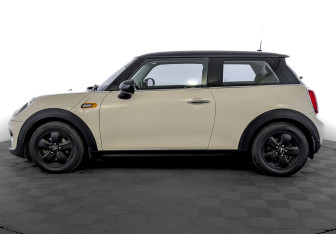 Подержанный автомобиль MINI Hatch 2018 года (8 фото)