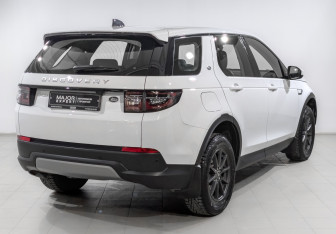 Подержанный автомобиль Land Rover Discovery Sport 2020 года (5 фото)