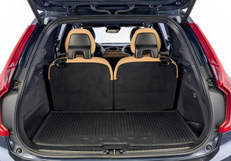 Подержанный автомобиль Volvo XC90 2018 года (10 фото)