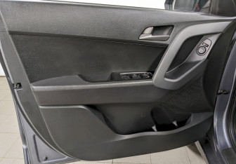 Подержанный автомобиль Hyundai Creta 2017 года (11 фото)